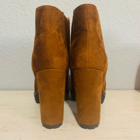 Women New Tan Faux Suede Heeled Boots With Elastic Band - Picture 4 of 7